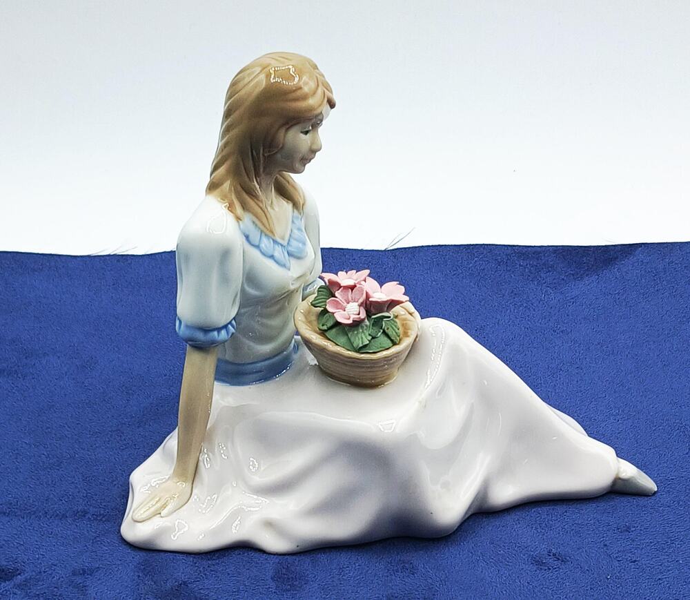 Vintage Porcelana de Cuernavaca Mexico Sitting Girl with Pink Flowers